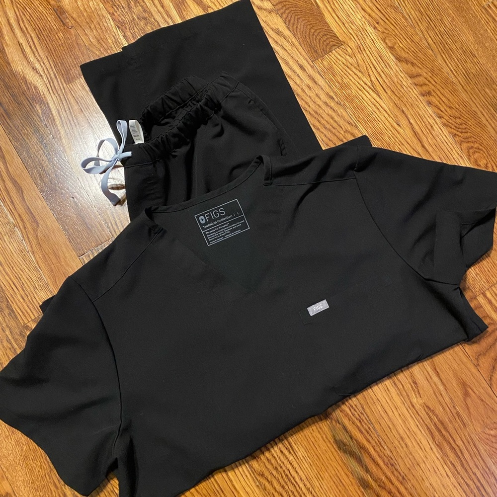Mens Figs black set. size Large